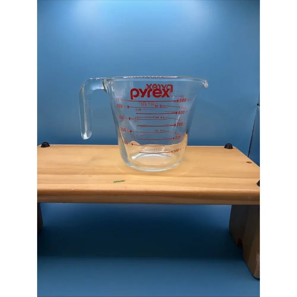 Pyrex Glass 2-Cup Measuring Cup with Red Graphics: PreOwned